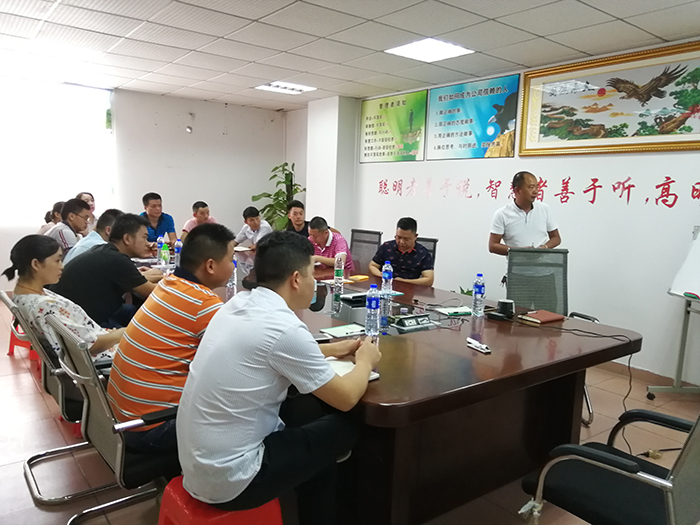 液壓升降平臺(tái)經(jīng)銷商