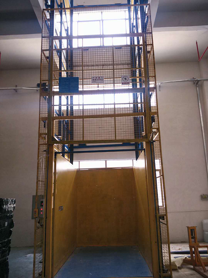 導(dǎo)軌式液壓升降平臺