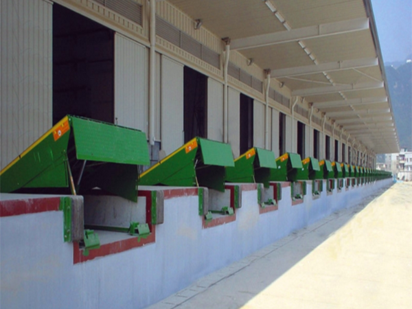 影響裝卸登車橋價(jià)格的因素有哪些？