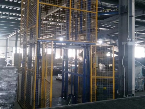 液壓升降機(jī)多少錢一臺(tái)？